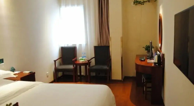 GreenTree Inn Hefei Luyang District North Fuyang Road Luyang Industrial Park Express Hotel, Book Hotel Cheap Hotels in Luyang