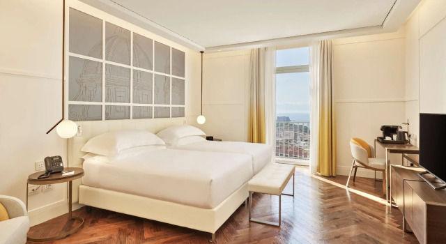 Двухместный номер Superior с видом на море De Bonart Naples, Curio Collection By Hilton