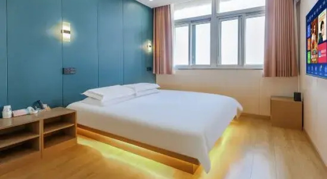 Люкс Qingdao Yihaiju Boutique Hotel (Wusi Square Qingdao University Branch)