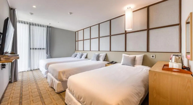 Трёхместный семейный номер Standard Shin Shin Hotel Cheonjiyeon