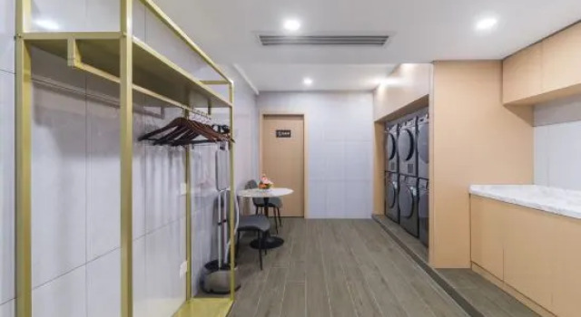 Wanxin R Hotel, Prenota Hotel Hotel a Hubei con parcheggio, Parcheggio