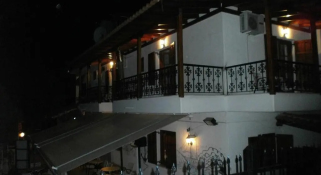 Четырёхместный номер Standard Boufidis Rooms