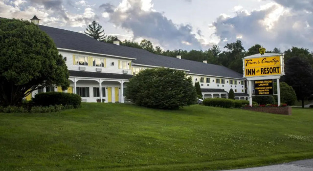 Town & Country Inn & Resort, Rezerwuj Ośrodek wypoczynkowy Hotele w New England z basenem, Basen