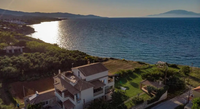 Вилла Sea Breeze Villa