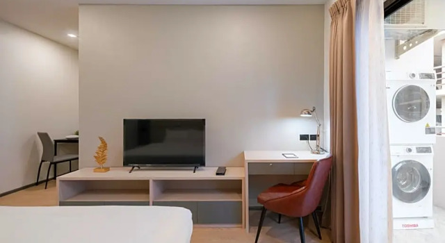 Номер Executive Samyan Serene Hotel