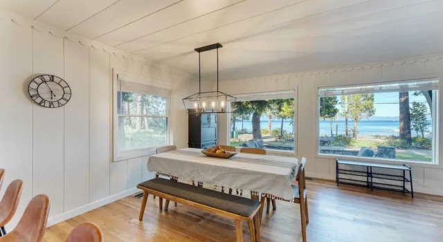 Коттедж West Shore Lake House by Avantstay Ski Cabin w/ Backyard Sledding Hill!