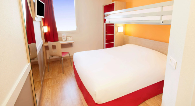 Трёхместный номер Standard ibis budget Valence Nord Plateau des Couleures