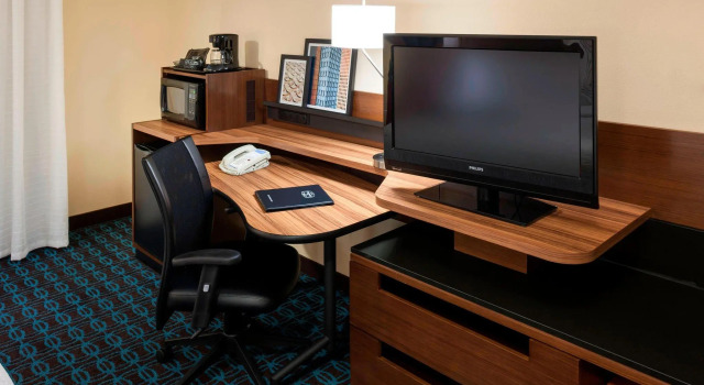 Четырёхместный номер Standard Fairfield Inn by Marriott Santa Clarita Valencia