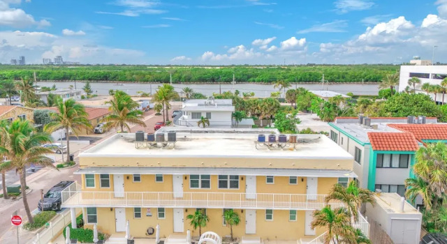 Amazing 1st Floor Apartment Just Steps to Beach