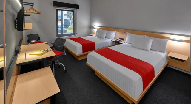 Четырёхместный номер Standard City Express by Marriott Monterrey Santa Catarina