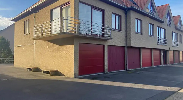 Bright Apartment With sea View, Prenota Appartamento Hotel a Flanders con parcheggio, Parcheggio