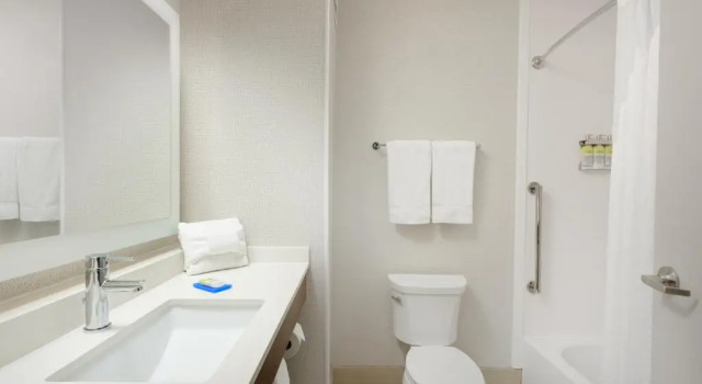 Четырёхместный номер Standard Holiday Inn Express - Tullahoma by IHG