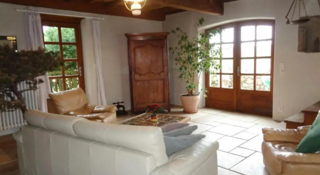 Gîte Essertines-en-Donzy, 5 pièces, 10 personnes - FR-1-496-200, Rezervați Hotel Lozanne Beaujolais