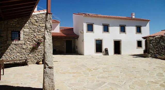 Apartment With one Bedroom in Aldeia Nova, With Pool Access, Enclosed, Book Apartment Hotels in Centro with a Pool, Swimming Pool