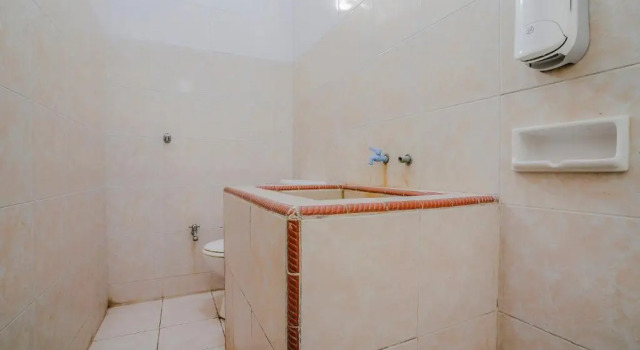 Standard Doppel Zimmer RedDoorz Plus near Tapal Kuda Cugenang Cianjur