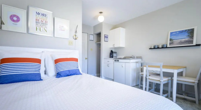 Hollywood Cottages, Rezervovat Hotel 3hvězdičkové hotely v Simcoe County, 3*