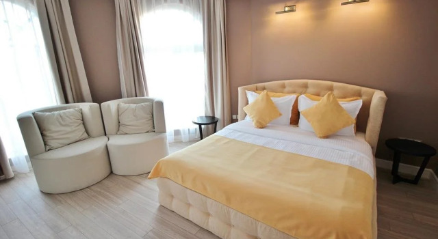 Cottage by the Marina, Забронировать Дом для отпуска Отели Ниагарского винодельческого региона с парковкой, Парковка