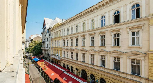 Апартаменты Indigo Apartment With Free Parking