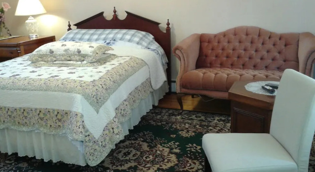 Четырёхместный номер Standard c 1 комнатой Glory Guest House