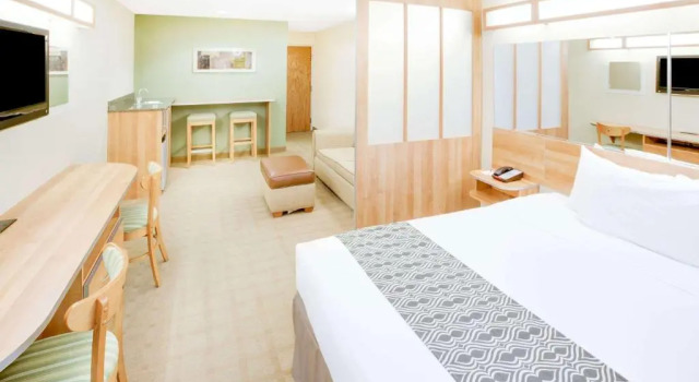 Люкс c 1 комнатой Microtel Inn & Suites by Wyndham Saraland