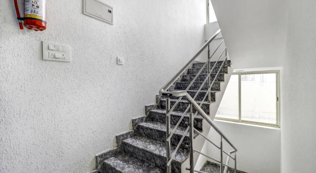 Townhouse OAK SRK White Inn, Забронировать Дом для отпуска Виллы Бангалора, рядом с Торговый центр The Forum, Вилла
