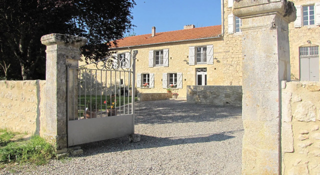 Maison Saint-Pé, Book Hotel Béraut Gers