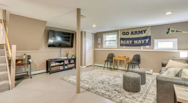 Charming Highland Falls Home < 2 Mi to West Point!, Buchen Sie Ferienhaus Highland Falls Hudson Valley