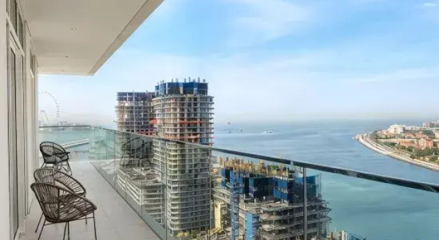 Люкс Deluxe 2BR Beachfront Gem with Dazzling Views of the Palm
