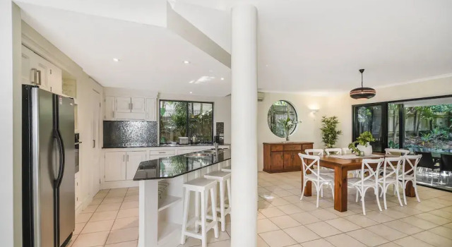 Коттедж Home Away From Home, 38 Redwood Avenue, Marcus Beach, Noosa Area