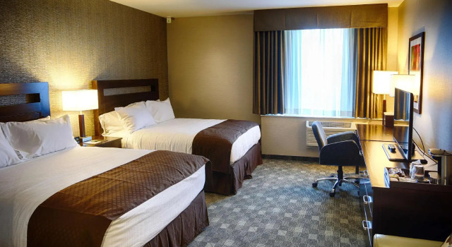 Четырёхместный номер Standard DoubleTree by Hilton Lawrenceburg