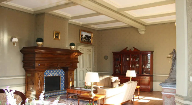 Vineyards and Valleys: A French Hide-in, Book Hotel Perpezac-le-Blanc Aquitaine