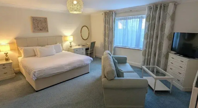 Полулюкс The Walnut Tree Hotel