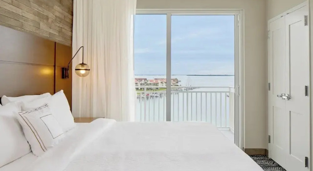 Люкс c 1 комнатой с видом на залив Residence Inn St. Petersburg Tierra Verde