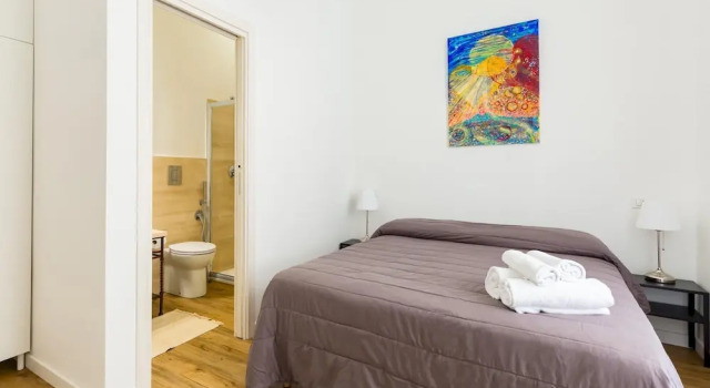 Barrio 133 - Double Bedroom in Center by Napoliapartments
