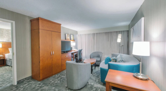 Люкс c 1 комнатой Courtyard by Marriott Nashua