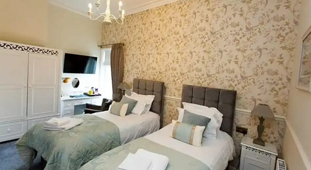 Номер Standard The Queens Hotel