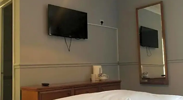 Номер Standard The Crown Hotel