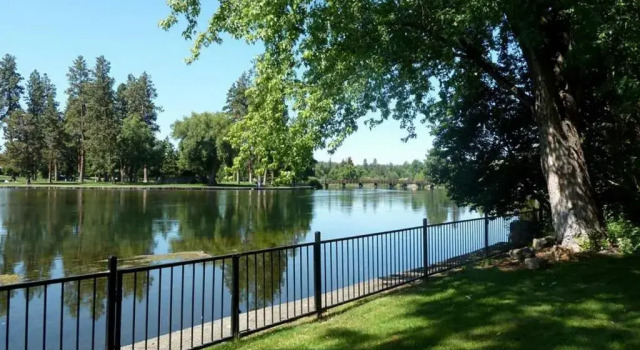 Апартаменты Mirror Pond