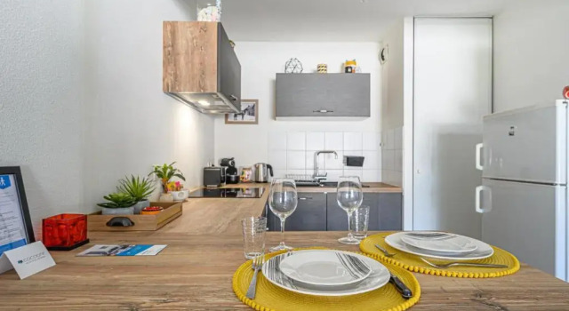 LE MATISSE - 39m2 dans Vannes avec parking privé, Rezerwuj Hotel Vannes 