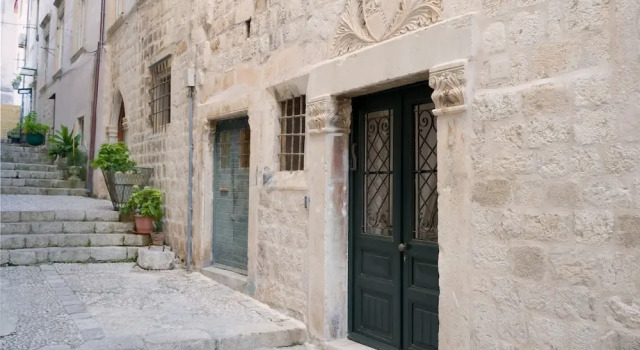 Luxury Apartment Lina - III