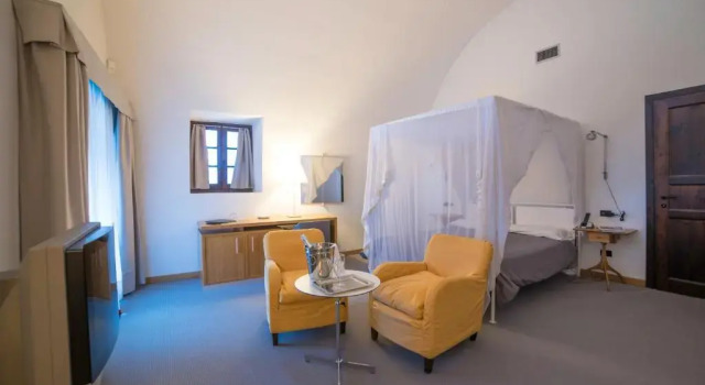 Полулюкс Hotel Cavour Et Des Officiers
