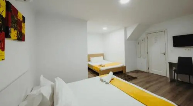 Casa Karla, Varaa Hotelli Turda Cluj