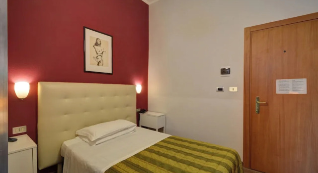 Camera Economy Hotel Universo