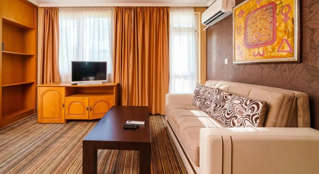 Hotel Avion - Self check in, Забронировать Отель Отели Пловдива 3 звезды, рядом с Roman Theatre Plovdiv, 3*