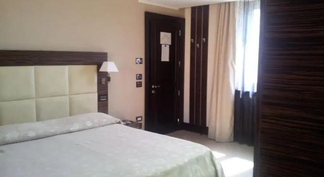 Полулюкс Hotel Excelsior