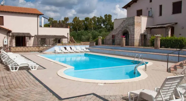 Апартаменты Borgo Valmarina
