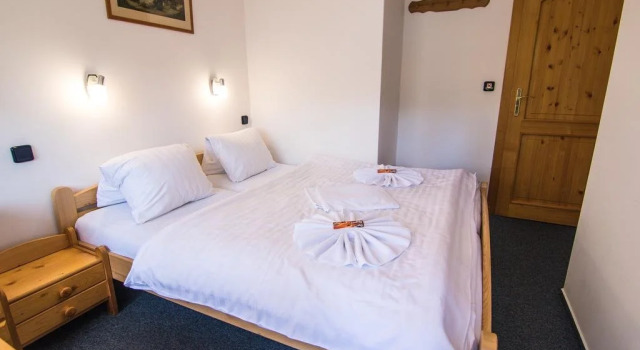 Pension & Chalet Schäfer, Reservar Chalé Hotéis em Harrachov com piscina, Piscina