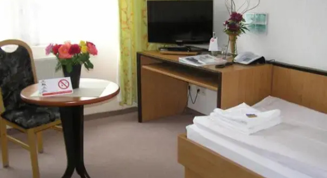 Waldhotel Seelow, Book Hotel Hotels in Oderbruch with Breakfast, Breakfasts