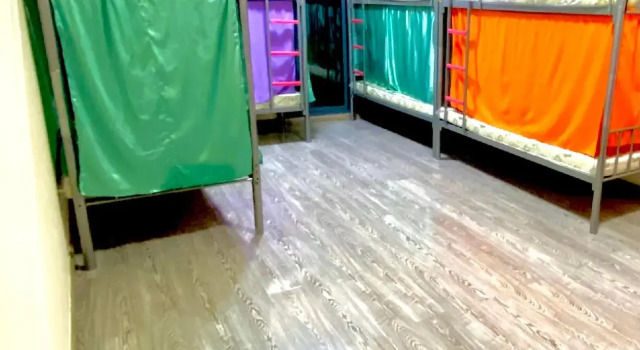 Кровать в общем номере (мужской номер) Heartland Hostel