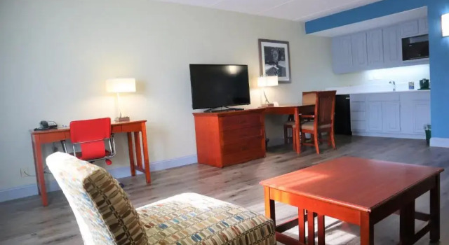 Двухместный люкс c 1 комнатой Baymont by Wyndham Norcross Atlanta